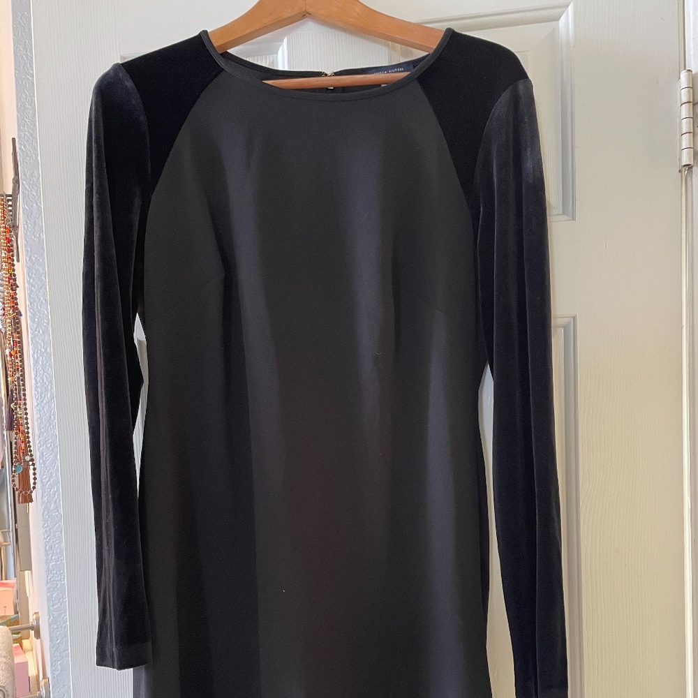 BRAND NEW TOMMY HILFIGER LONG SLEEVE DRESS